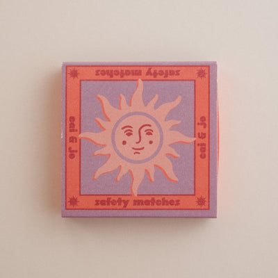 cai & jo Lilac Sun – designové zápalky v krabičce