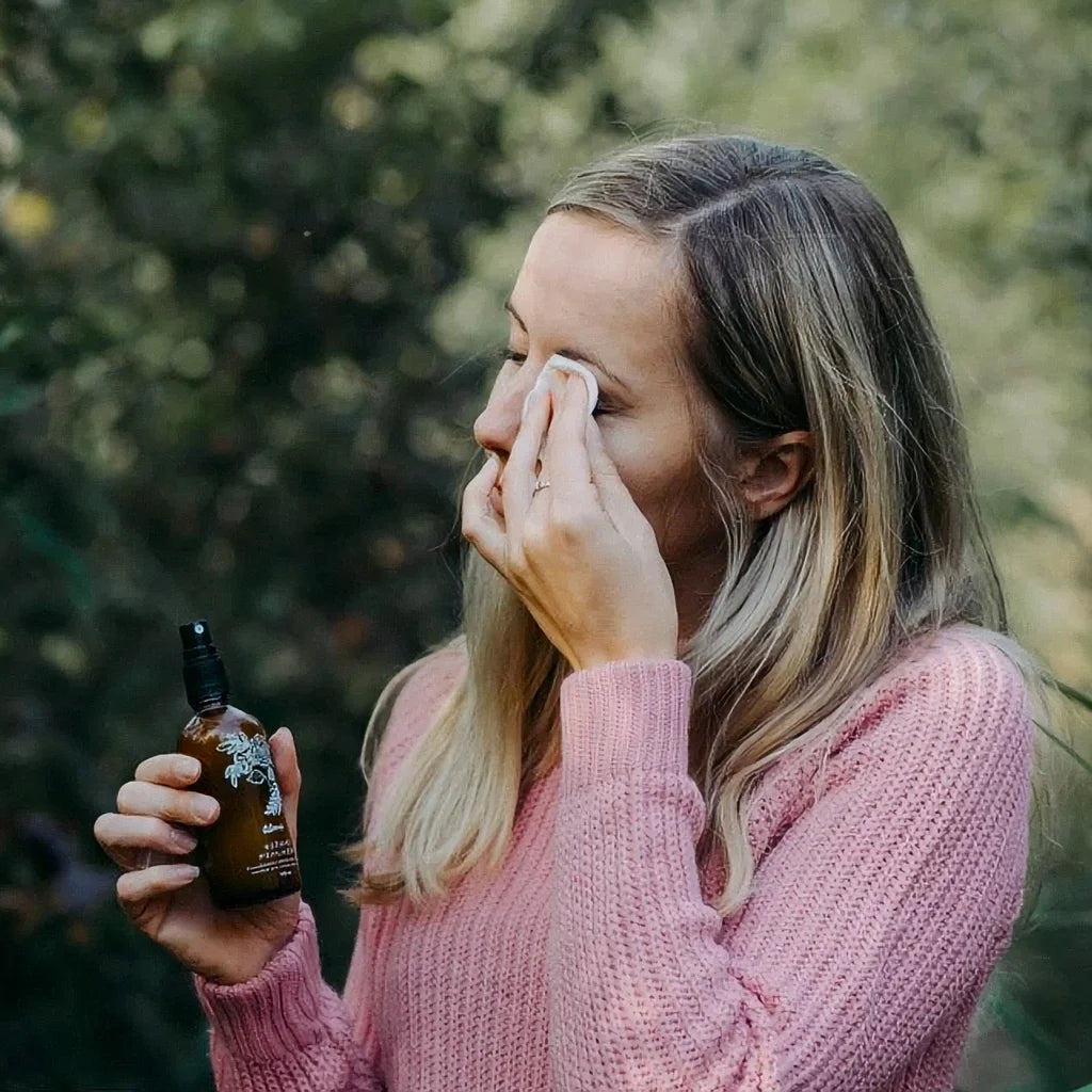 Růžové pohlazení – Dvoufázová odličovací a čistící emulze pro zralou pleť a oči