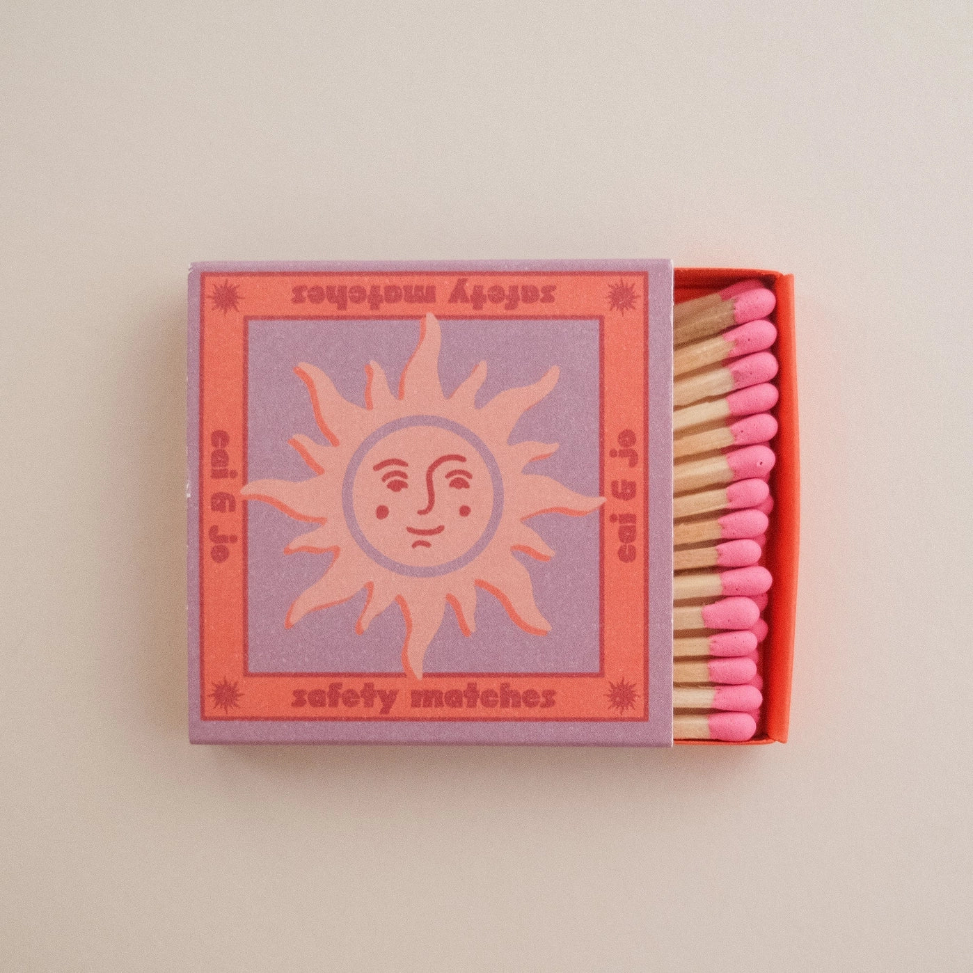 cai & jo Lilac Sun – designové zápalky v krabičce