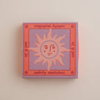 cai & jo Lilac Sun – designové zápalky v krabičce