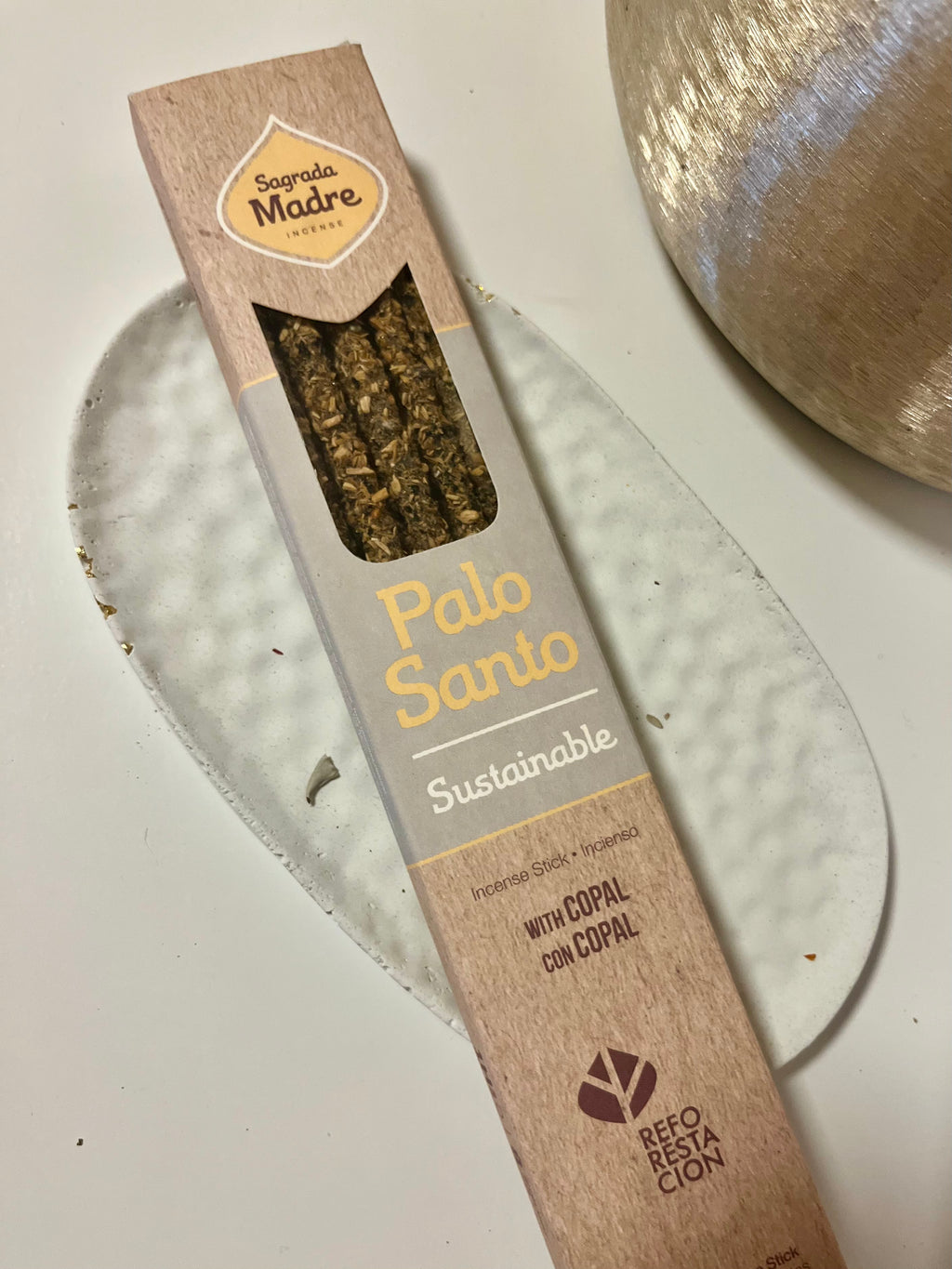 Vonné vykuřovací tyčinky Sagrada Madre Palo Santo & Kopál