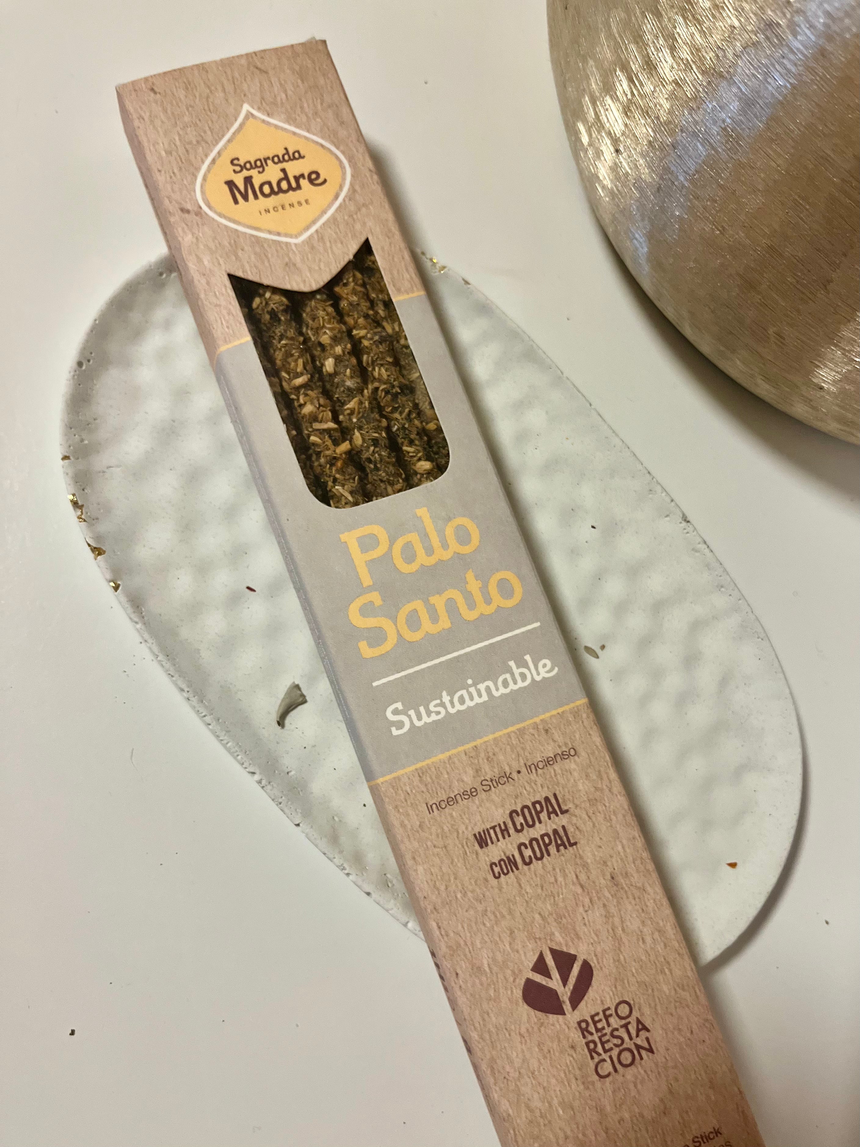 Vonné vykuřovací tyčinky Sagrada Madre Palo Santo & Kopál