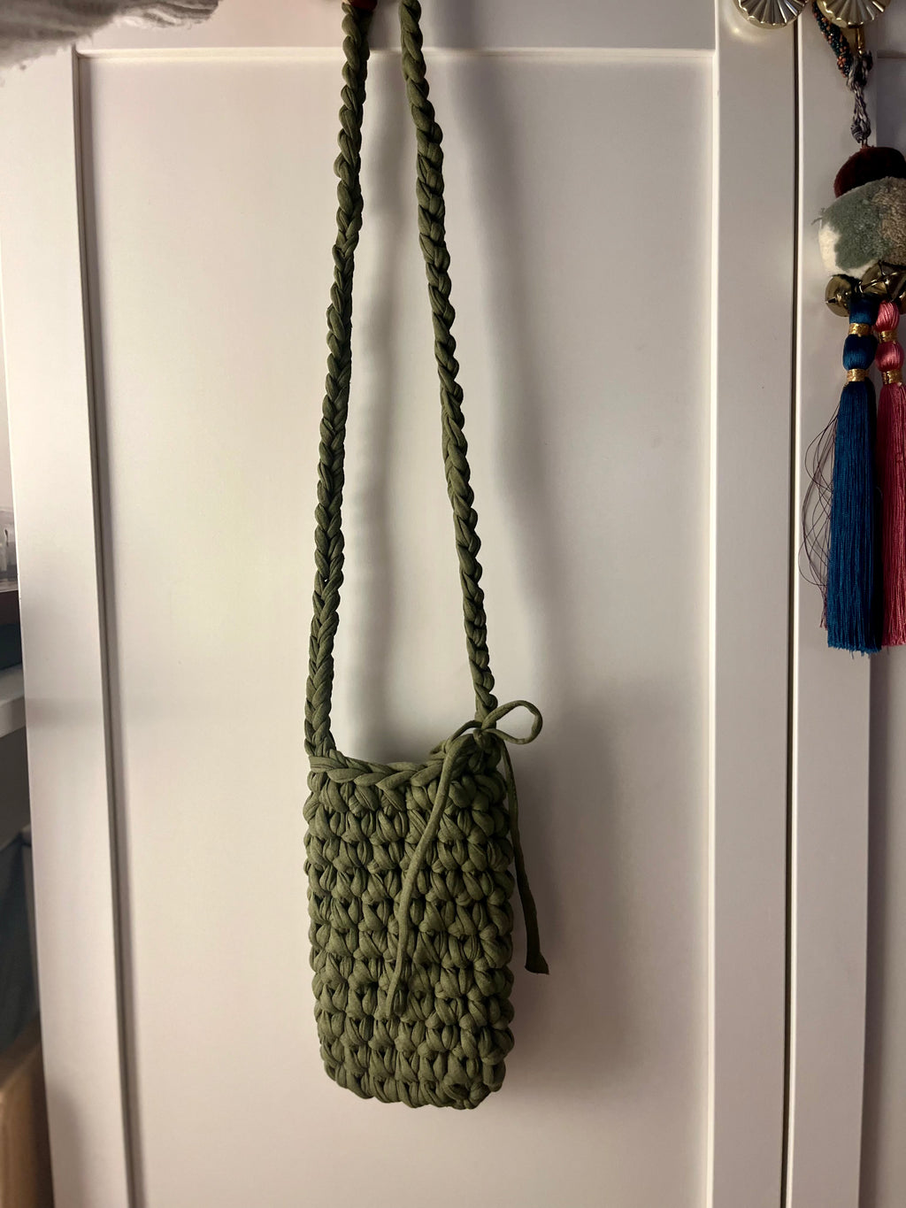 Ručně háčkovaná taška na mobil ~ olive