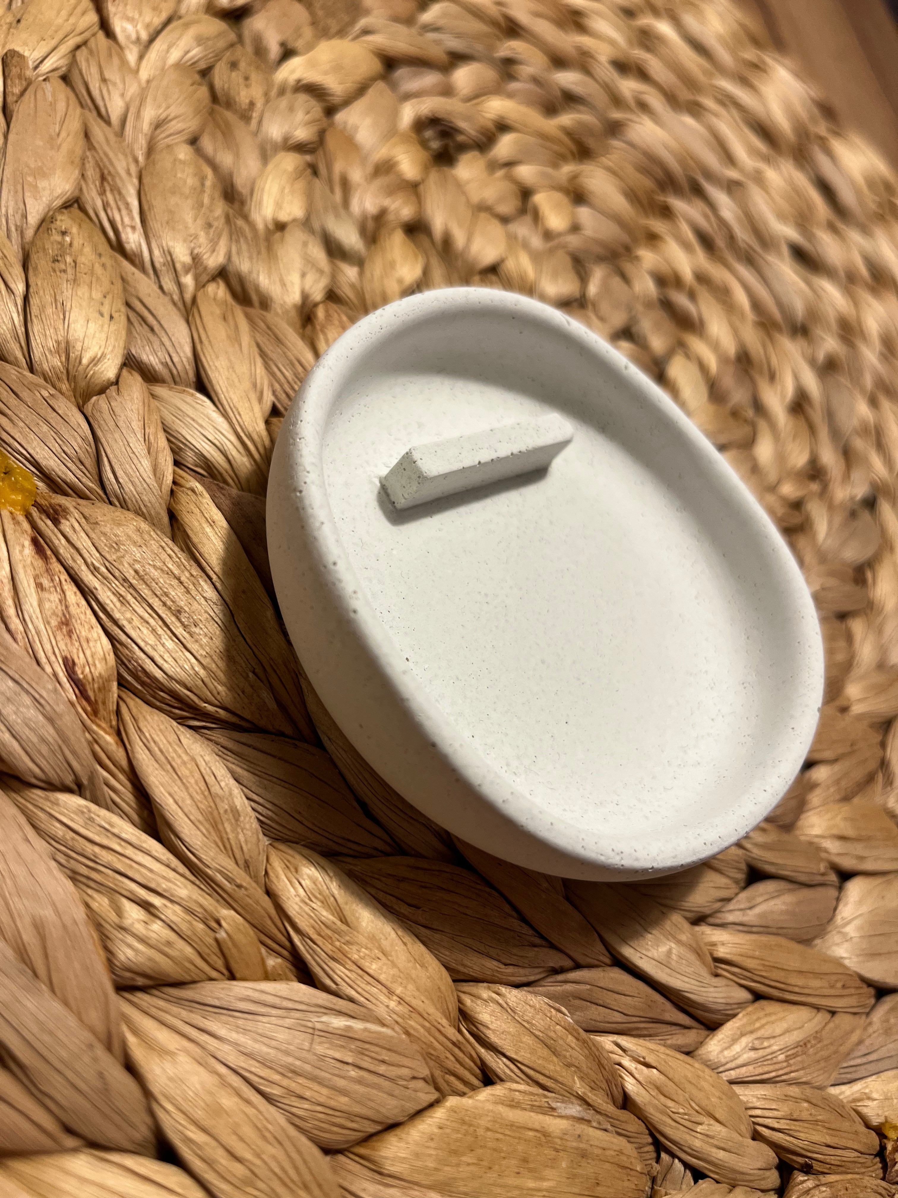 Betonová mistička na palo santo