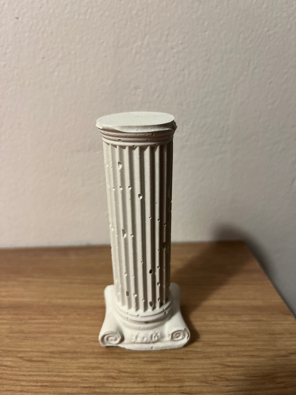 Betonový antický sloup