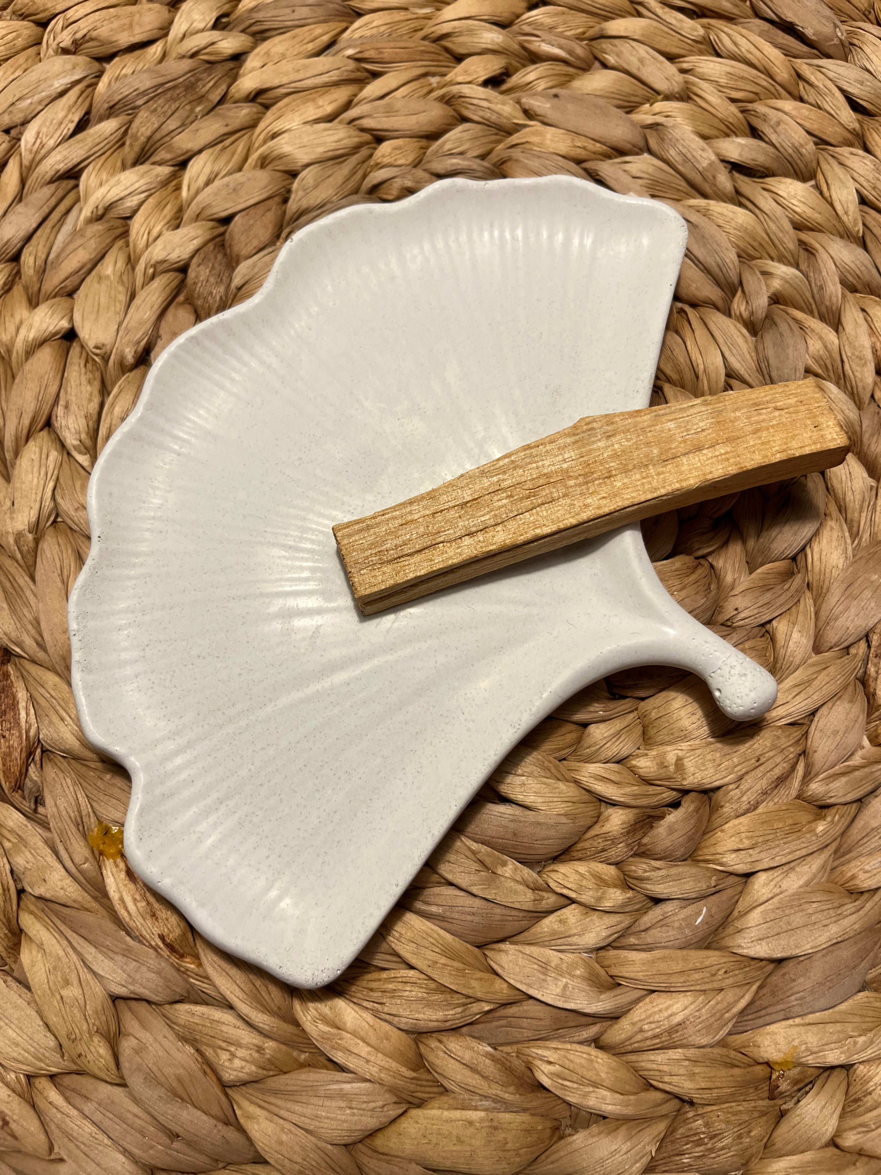 Betonový tácek Ginkgo