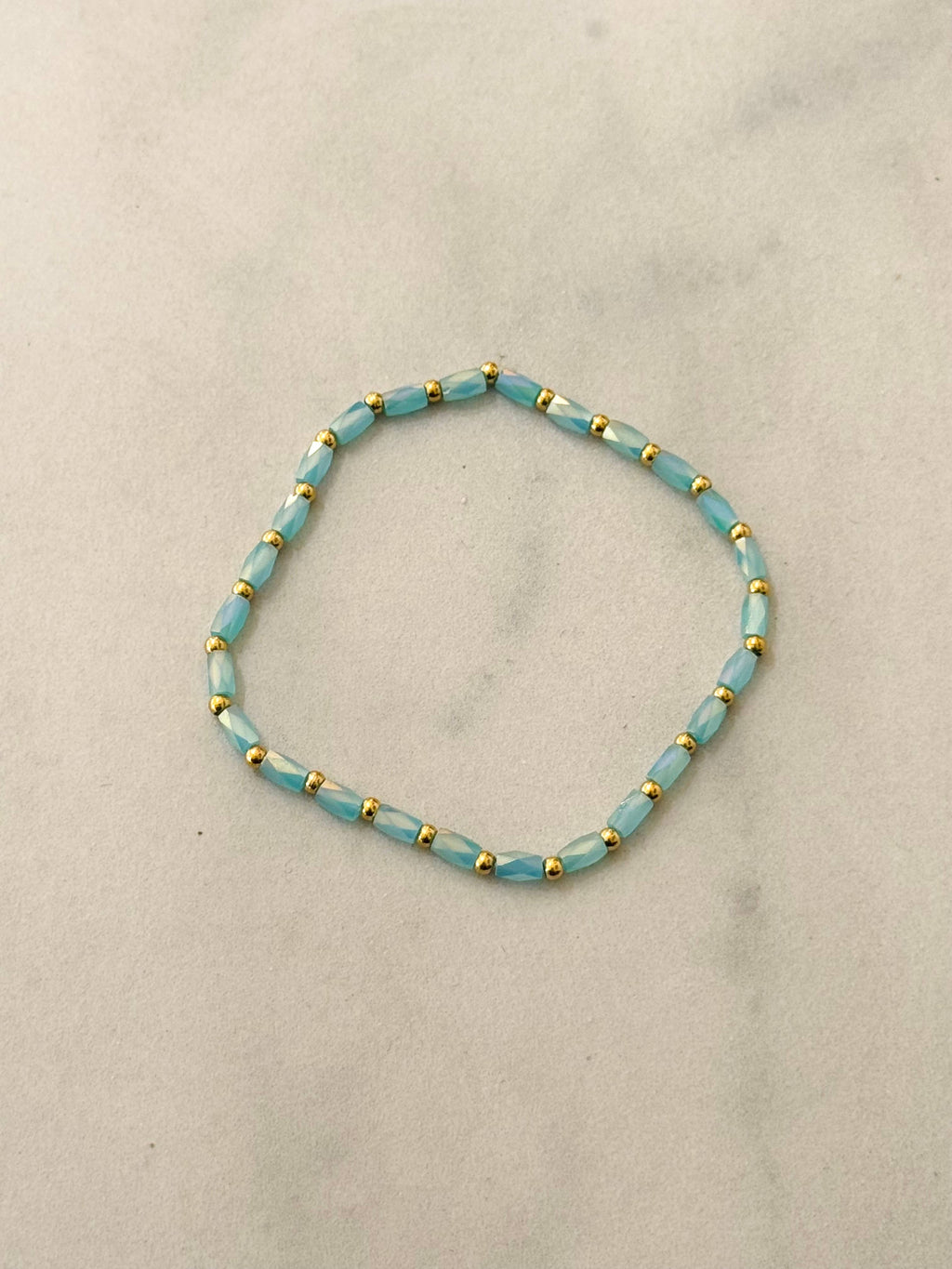 Rita Elastic Summer Bracelet – letní náramek ve zlatých tónech