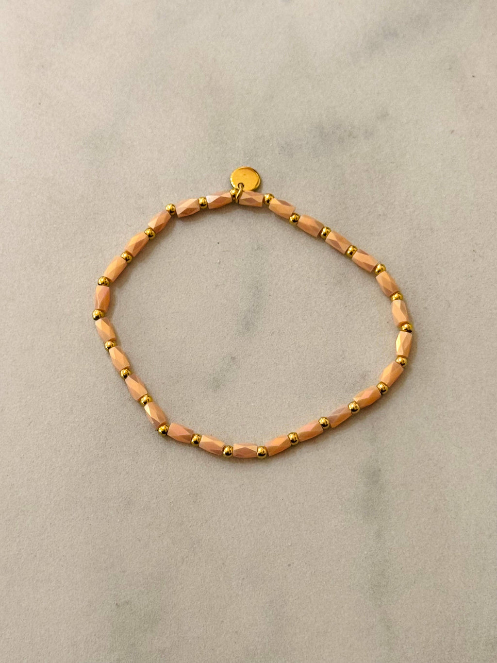 Rita Elastic Summer Bracelet – letní náramek ve zlatých tónech