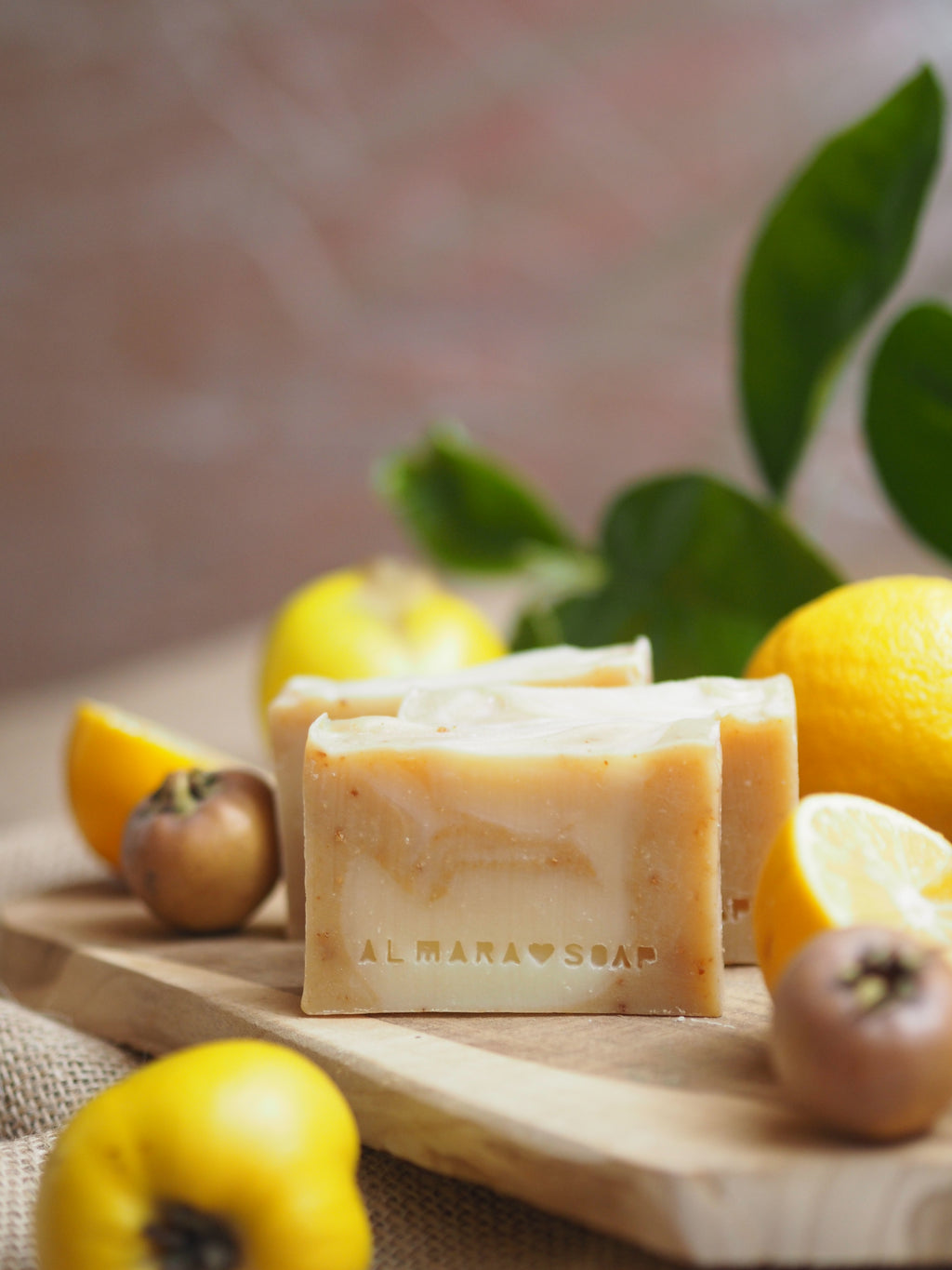 Almara Soap Ručně vyrobené mýdlo Lemon Tea Tree - Maravilla.cz