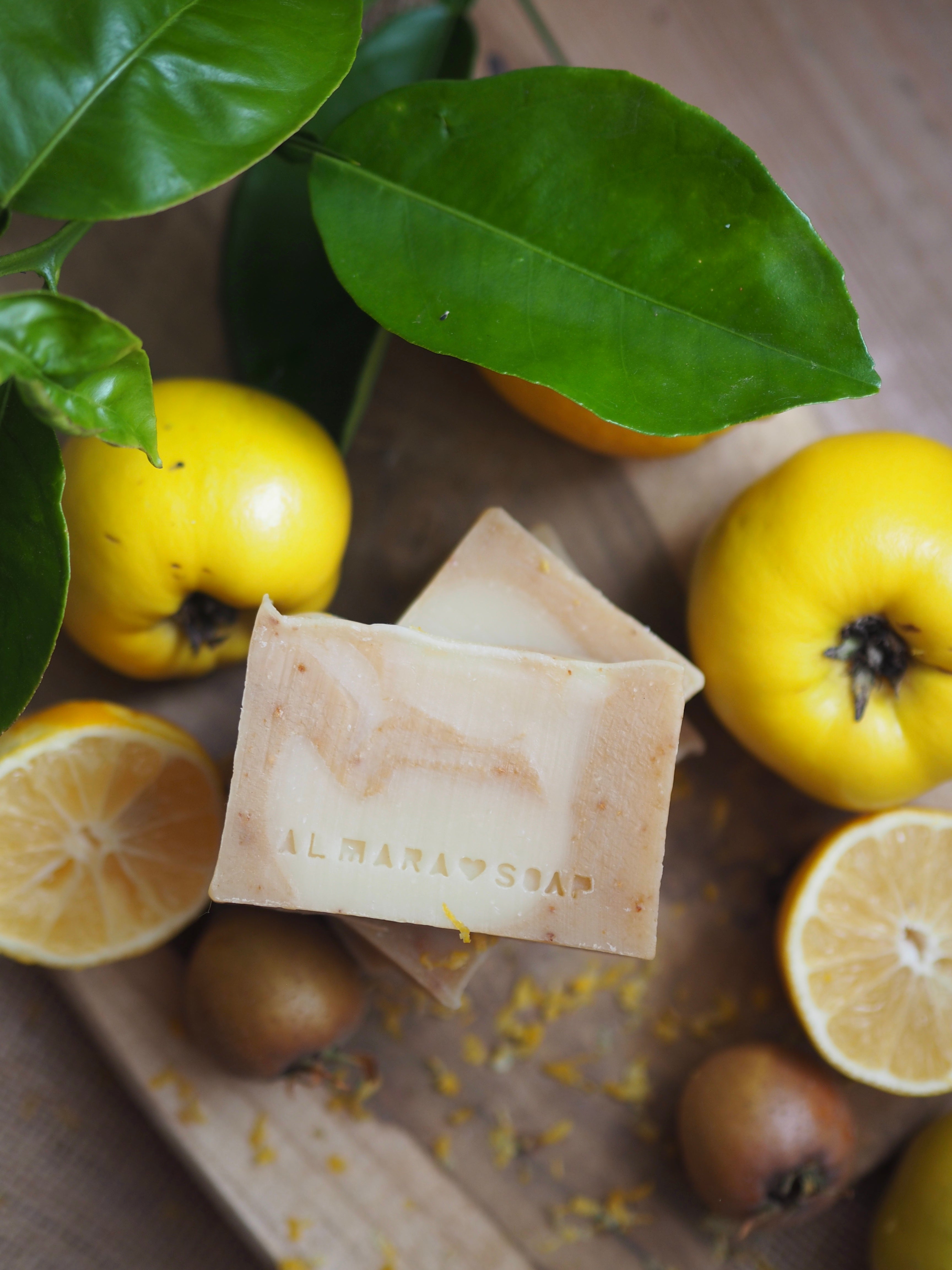 Almara Soap Ručně vyrobené mýdlo Lemon Tea Tree - Maravilla.cz