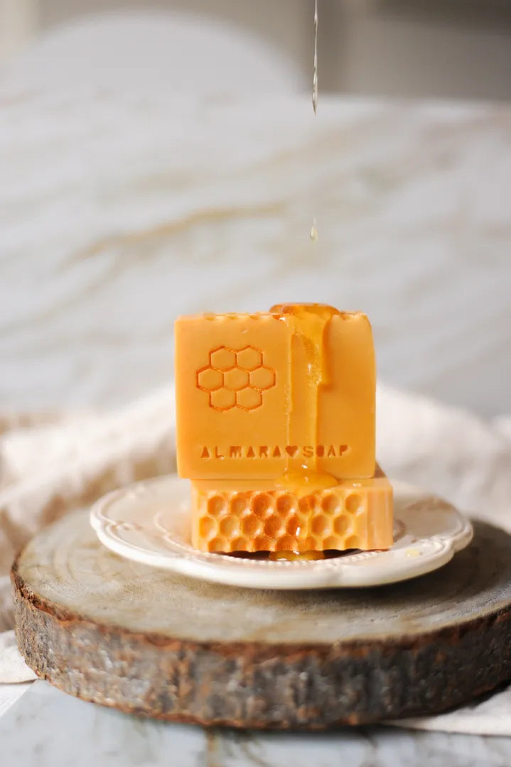 Almara Soap Ručně vyrobené mýdlo Medový květ